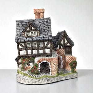 1983 David Winter Cottage &quot;The Bakehouse&quot; | with COA and Original Box | Vintage Collectible