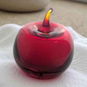 Vintage Swedish Art Glass Apple Paperweight, Red Hand Blown Glass Fruit by Konst Glass, Mid Century Modern Desk Decor, Teacher Appreciation