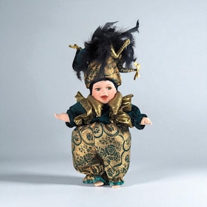 Vintage Porcelain Jester Doll: Mardi Gras Decor, Collectible Figurine