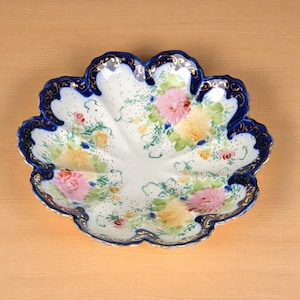 Bol vintage en porcelaine florale peint à la main : bleu cobalt et bordures dorées