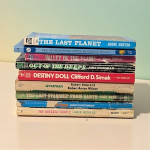 Vintage Sci-Fi Paperbacks: Choose Your Book