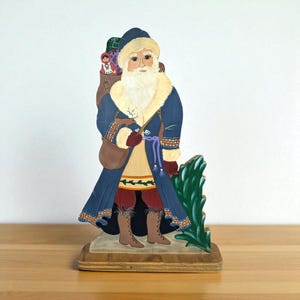 Vintage Hand-Painted Wooden Santa Figure: Folk Art Christmas Decor