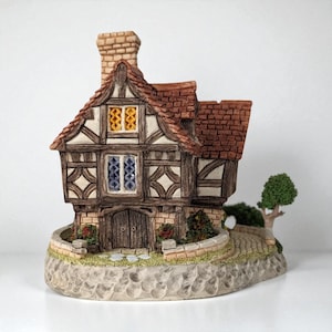 1993 David Winter Cottage &quot;The Hall&quot; | with COA and Original Box | Vintage Collectible