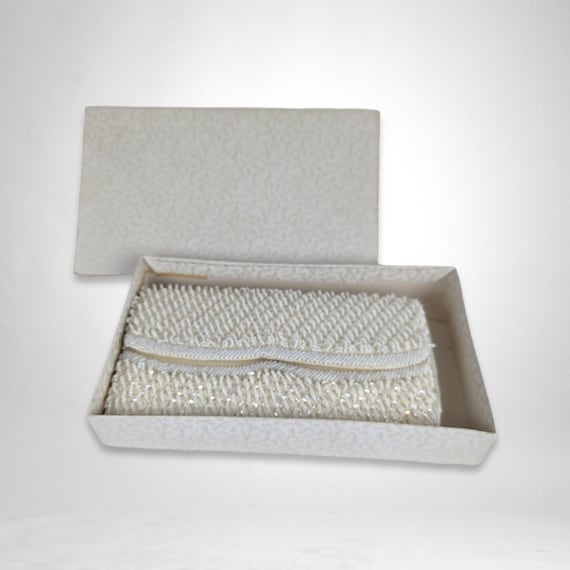 Vintage White Beaded Clutch - image 4