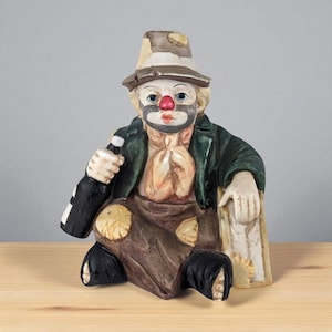 Vintage Ceramic Hobo Clown Music Box: Collectible Figurine
