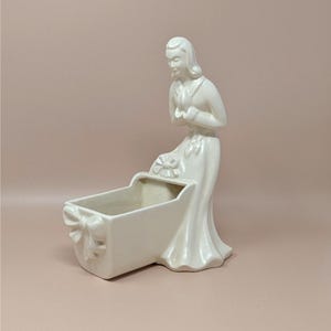 1960s Royal Haeger White Pearlized Woman Planter – Mid-Century Modern Ceramics Art