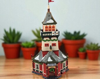 Dept56 ノースポールシリーズ サンタクロース夫妻の家 ライト ハウス 陶器 Amazon.com: Dept. 56 North Pole Series North Pole Dolls and
