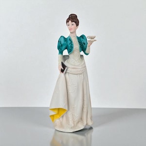 Vintage Avon Mrs. Albee Figurine: 1995 Presidents Club Award, Teacup Collectible