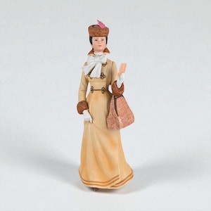 Vintage Avon Mrs. Albee Figurine: 1981 Sales Achievement Award