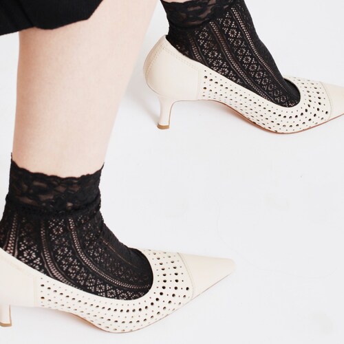 stuart weitzman pointed toe pumps