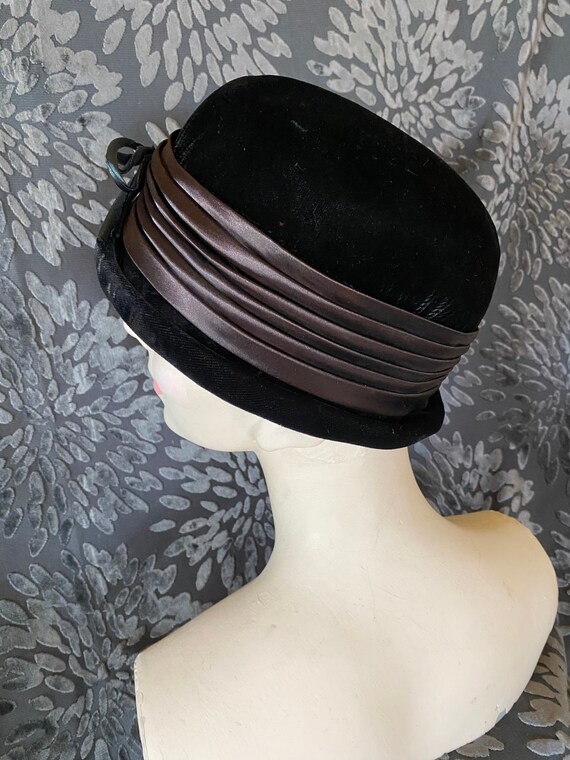 Vintage 40’s black velvet bucket hat - image 2