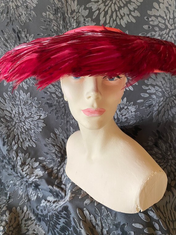 beautiful vintage feather hat - Gem