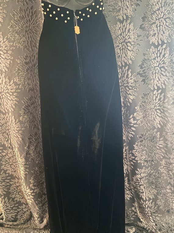 1960 Black Velvet Halter Gown - image 4