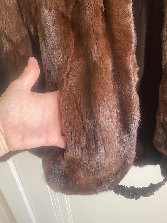 Gorgeous mink fur cape - image 4