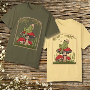 Cottagecore Frog and Mushroom Unisex T-shirt, vintage graphic tee, Frog Lover Gift, Cottagecore Froggy, Cottagecore Froggy, Frog Lover Gift,