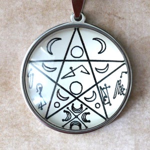 Pentacle of the Moon//Pentacle//Protection Amulet//Esotericism//White Magic//Gift for Men//Gift for Women//Pendant//Esotericism//Necklace