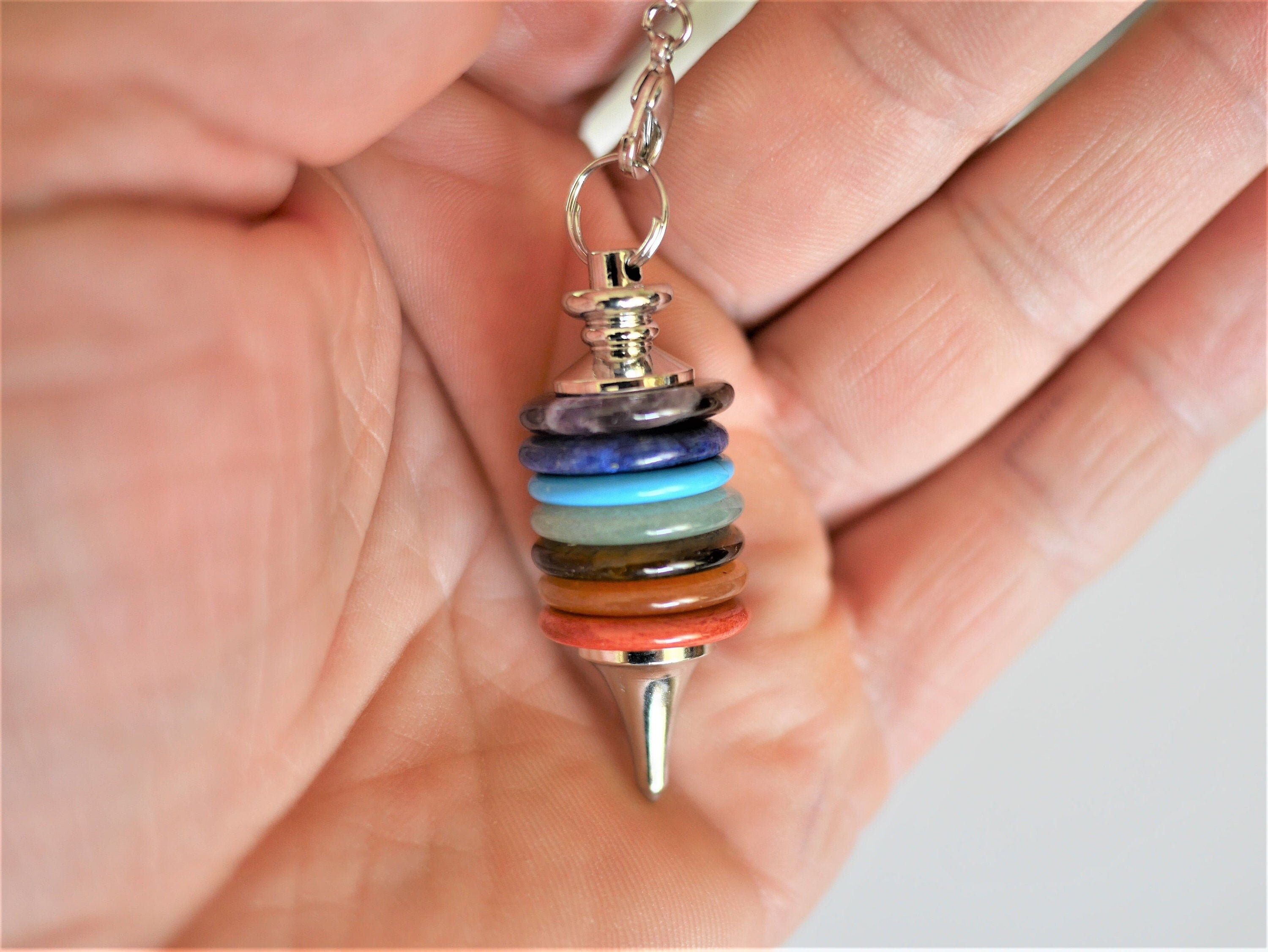 Pendule Radiesthésie//Divination//Pendule Des 7 Chakras//Pierres Naturelles//Radiesthésie//Pendule P