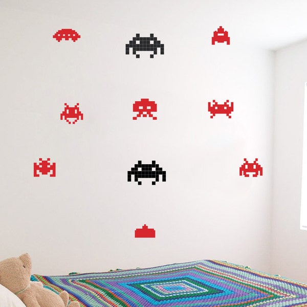 Space Invader wall decals - Playroom decal - game room stickers - boys room decals - Retro gaming  - YYdecals