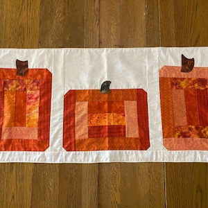 Pumpkin Table Runner - pumpkin table decor - pumpkins - fall table runner - fall table decor - Halloween table runner - thanksgiving table