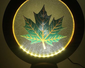 Led-bureaulamp esdoornblad: handgemaakte tafellamp van hout en hars