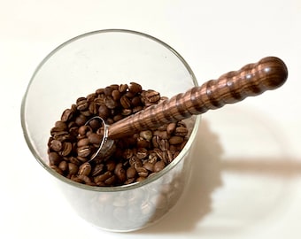 Stalen koffielepel met houten handvat