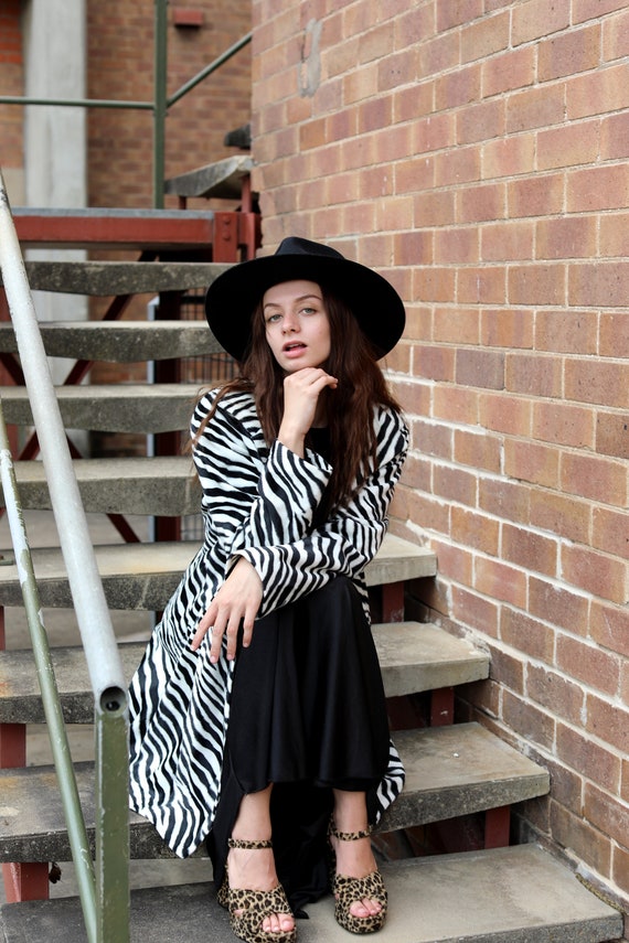 Vintage 90s Zebra Print Trench Coat, Size 14 Ladi… - image 2