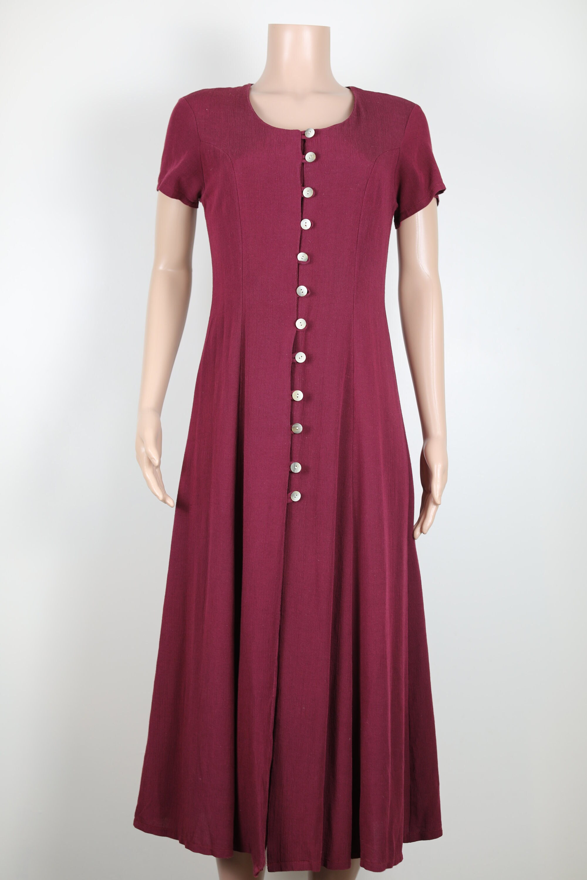 monica geller hot pink dress So I've seen many opinions on the iconic Monica Geller dress from season 6 I've heard people say this dress is redbut I personally think it's hot pink Lemme know what you