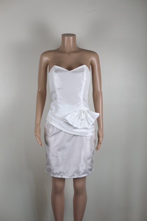 Vintage 80s White Prom Dress, Size 10, 80s Prom Queen, 80s Dress, 80s Large Bow Dress, 80s Strapless Dress, 80s Sexy Dress, White Mini - Etsy Vintage 80s White Prom Dress, Size 10, 80s Prom Queen, 80s Dress, 80s Large Bow Dress, 80s Strapless Dress, 80s Sexy Dress, White Mini - Etsy