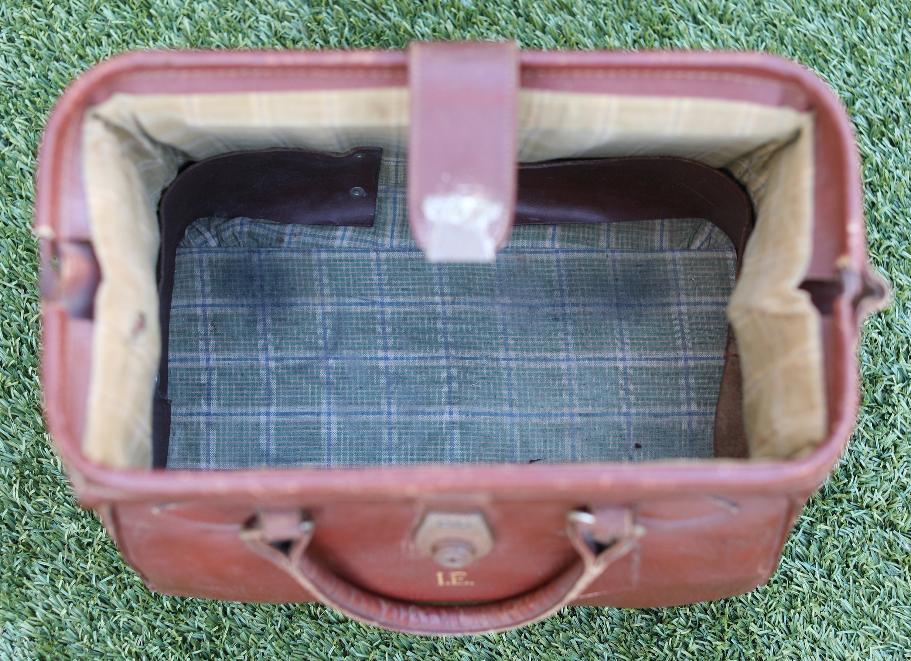 ヴィンテージドクターバック 1940年代のヴィンテージドクターバッグ、レザースチームパンク