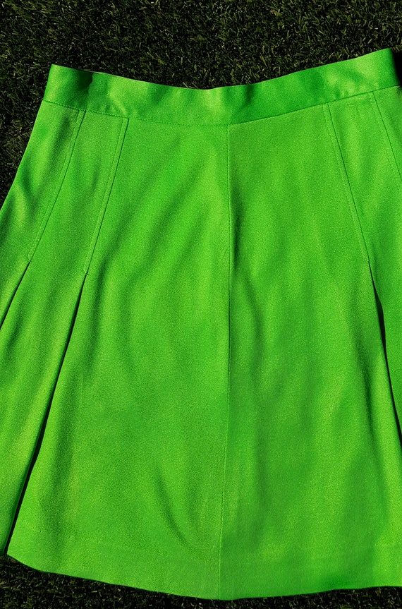 Green pleated skirt size 16 2025