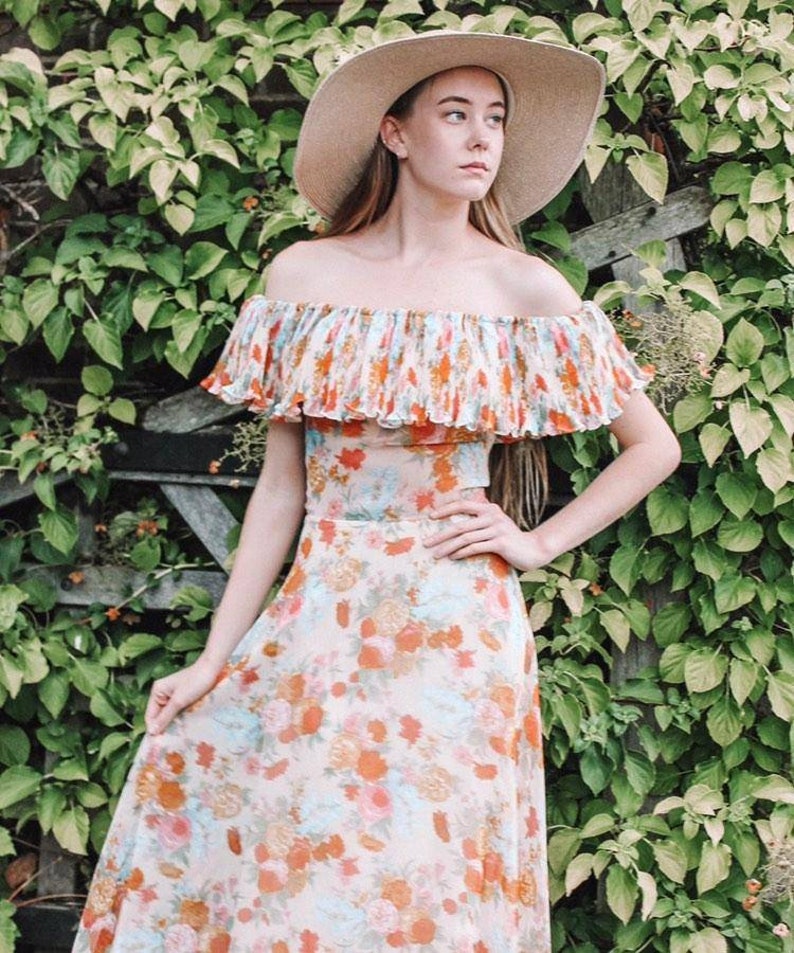 Vintage Floral 70s Bridesmaid Dress. Size Small. Australian Size Small