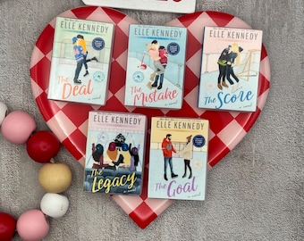 Off-Campus | Elle Kennedy | Hockey Romance | Mini Book Magnet Set
