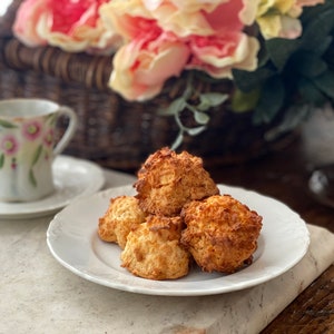 Coconut Macaroons - 6 pc