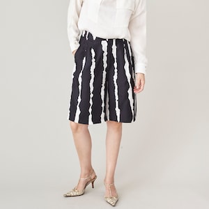 Handmade 100% Silk Shorts for Women - Black and White, Bold Abstract Print, Elegant Bermuda Style with High Waist and Pleats FTN16_119SIL