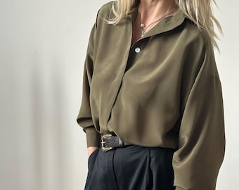 Blusa de seda / Corte relajado, hombros caídos, camisa de crepé de China