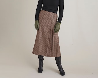 Faltenrock aus Wolle für Frauen | Karierter brauner Wollrock unterhalb der Knie mit einer Leistentasche, Gürtelschlaufen. Komplett gefüttert. FTN59_100WOL