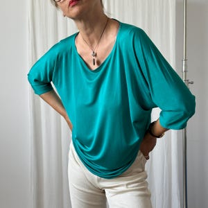 Vintage 100% Silk Jersey Blouse Women S - M | 80s Emerald Green Batwing Top
