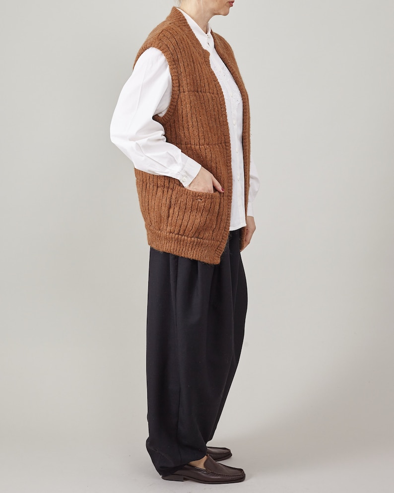 Vintage Camel Brown Wool Sweater Vest for Women Size S Luxurious Italian Craftsmanship, Thick Ribbed Texture, Leather Buttons FTV1676 image 4