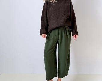 Pantalones de vacaciones fluidos / Pantalones de verano elegantes de pierna ancha / Corte barril en seda pura