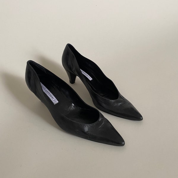 Vintage Black Leather Pointed Toe Shoes for Women Size 39 | Soft Leather Medium Heels Shoes FTV1547