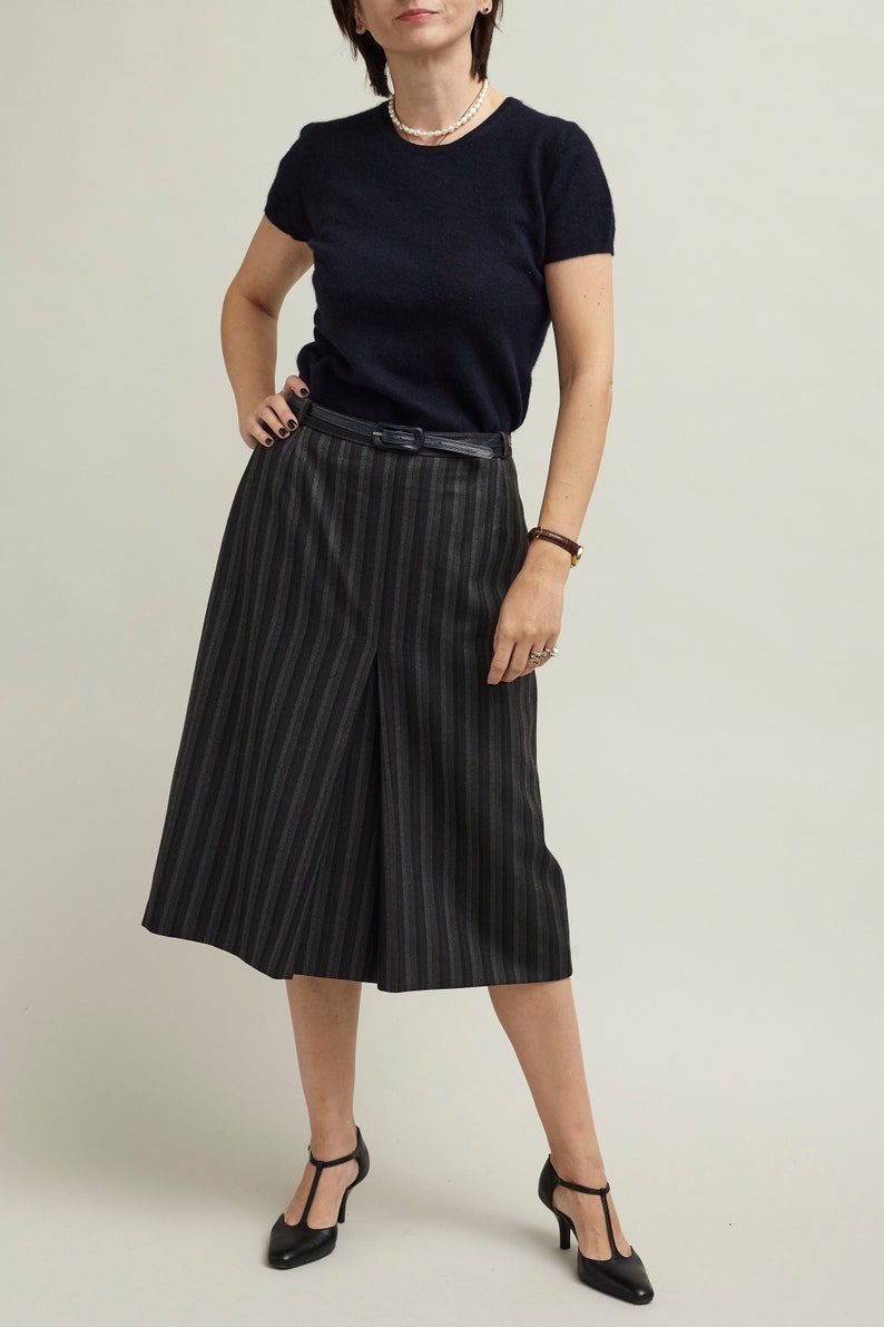 Vintage Grey Wool Skirt with a Front Double Pleat, an Elegant Grey Tweed Midi Skirt with Flattering A-Line Shape FTV1065 image 6