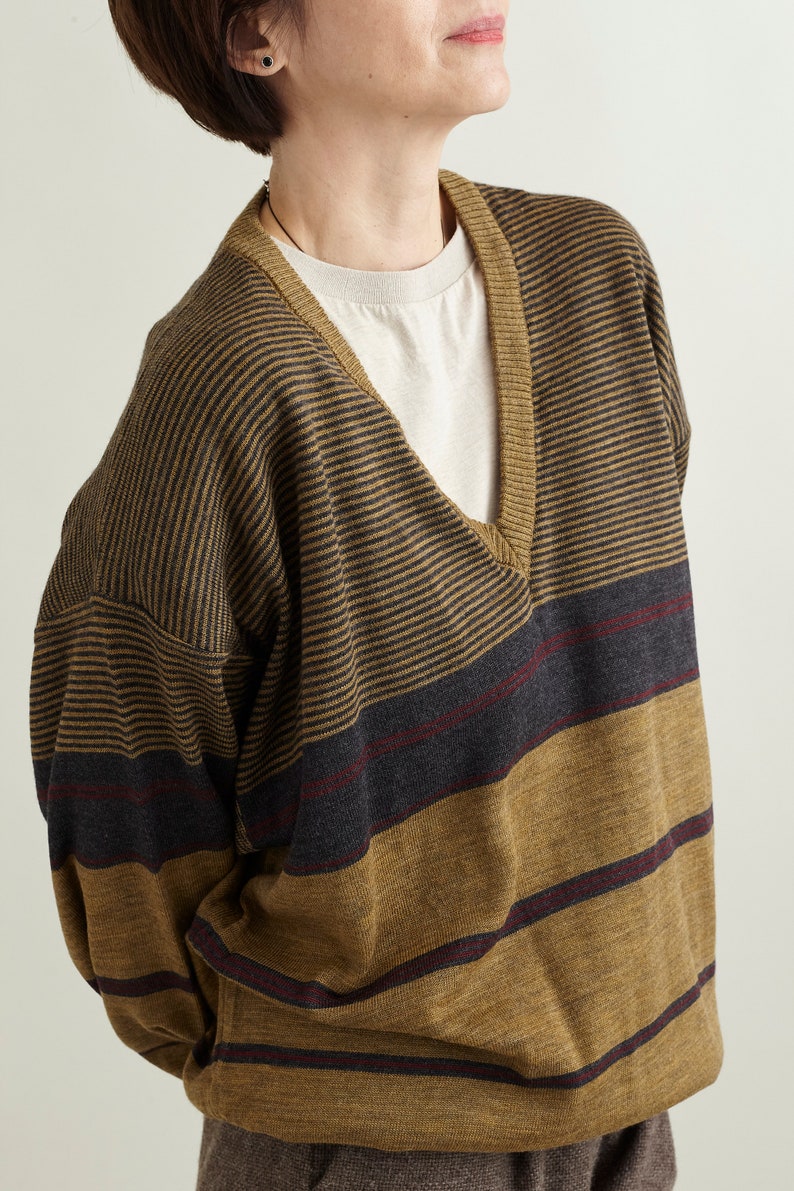 Vintage Wool V-Neck Sweater Size L Mustard Unisex Wool Sweater FTV1180 image 7