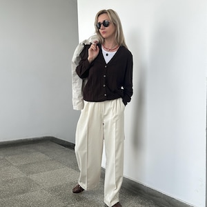 Elegant White Khaki Pants for Women - Tailored, High-Waisted, Versatile Style