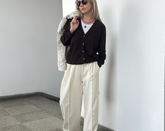 Elegant White Khaki Pants for Women - Tailored, High-Waisted, Versatile Style