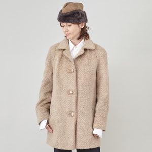 Vintage 100% Llama Wool Coat for Women Size M, Winter Warm Fluffy Beige Overcoat, Above the Knee, A-Shape Design Luxurious Outerwear FTV1736