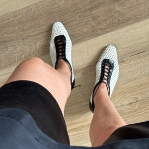 Vintage Woven Leather Shoes: Two-Tone Lace-Up Low Heels (IT37/US7) image 3