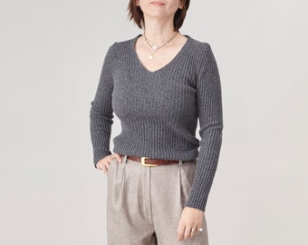 Vintage Grey Cashmere Ribbed Sweater for Women Size M | Grey V-Neck Cashmere Jumper FTV1523