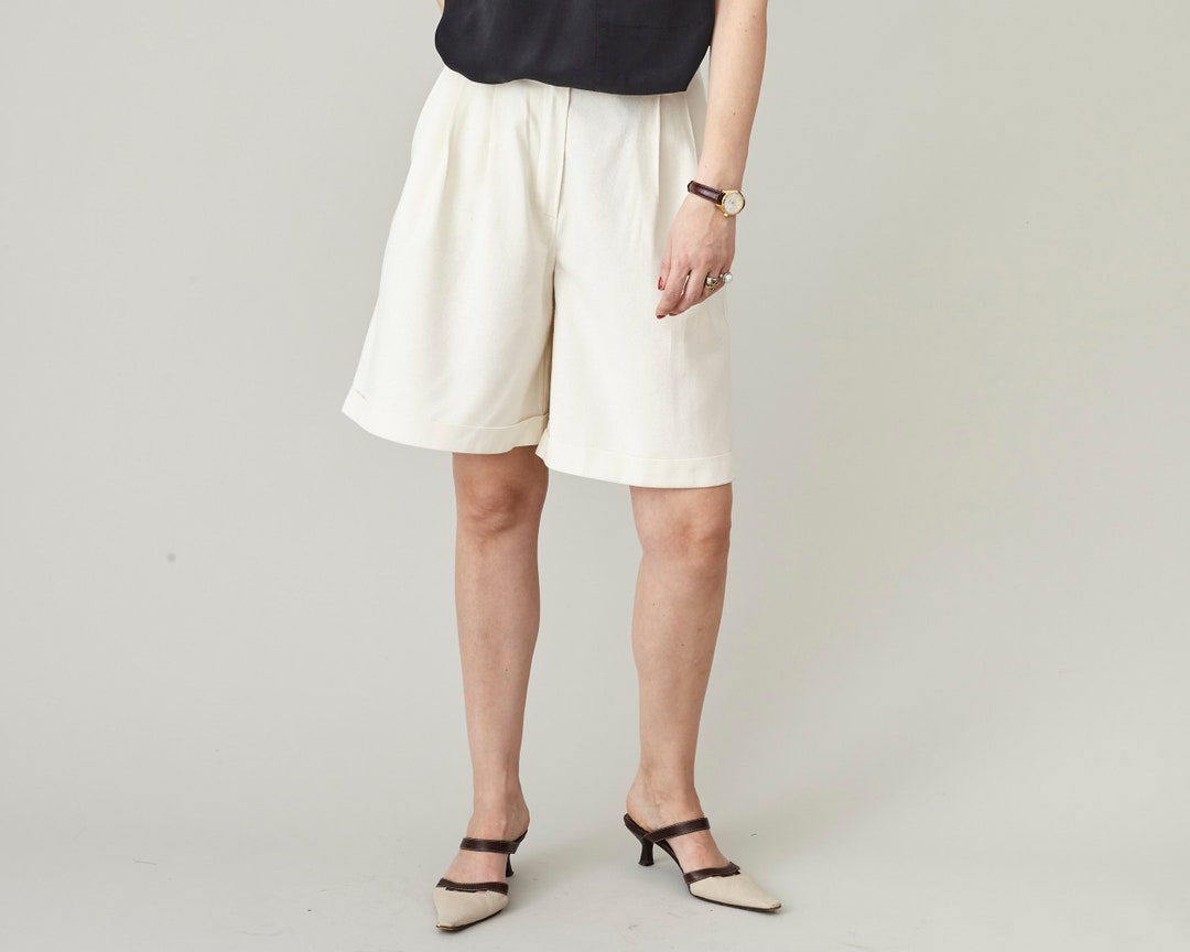 Dress Forum High-Waist Pleated Shorts