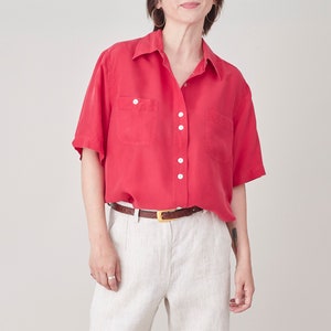 Vintage 100% Silk Red Blouse for Women Size L | Relaxed Fit, Short Sleeve Shirt for Casual Summer Wear (FTV1458)