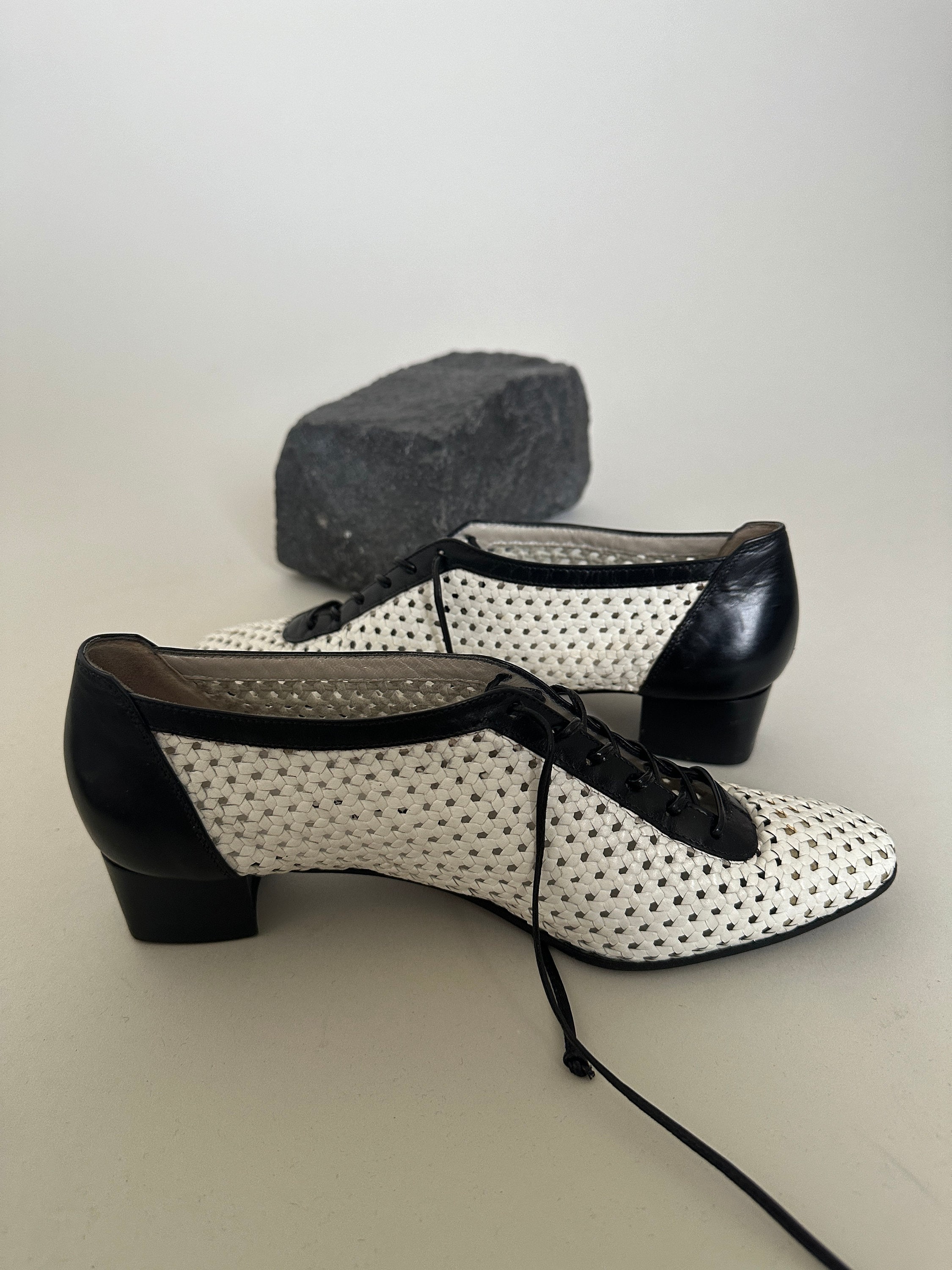 Chaussures Vintage Femme – Escarpins Cuir Tressé Noir – Pointure 37